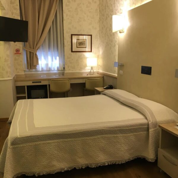 Yeganehtours.com_Flora_Hotel_Milan_06 هتل فلورا میلان - اتاق ها - عکس شماره 8