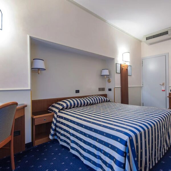 Yeganehtours.com_Flora_Hotel_Milan_08 هتل فلورا میلان - اتاق ها - عکس شماره 6