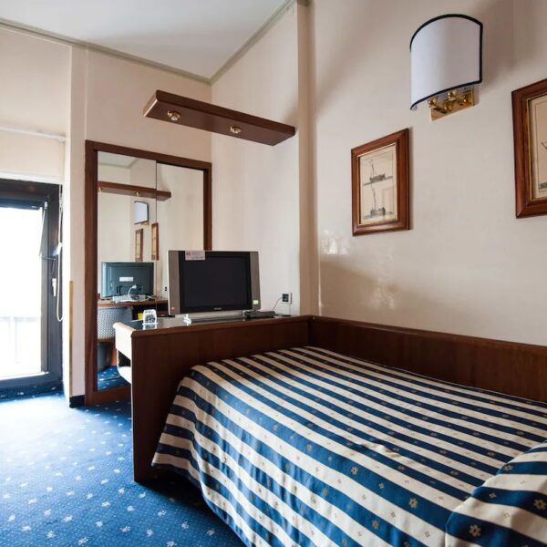 Yeganehtours.com_Flora_Hotel_Milan_10 هتل فلورا میلان - اتاق ها - عکس شماره 4