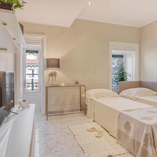 Yeganehtours.com_Imperiale_Suites_Hotel_Milan_04
