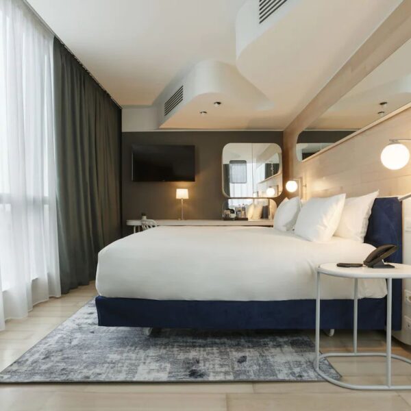 Yeganehtours.com_Voco_Hotel_Milan_01