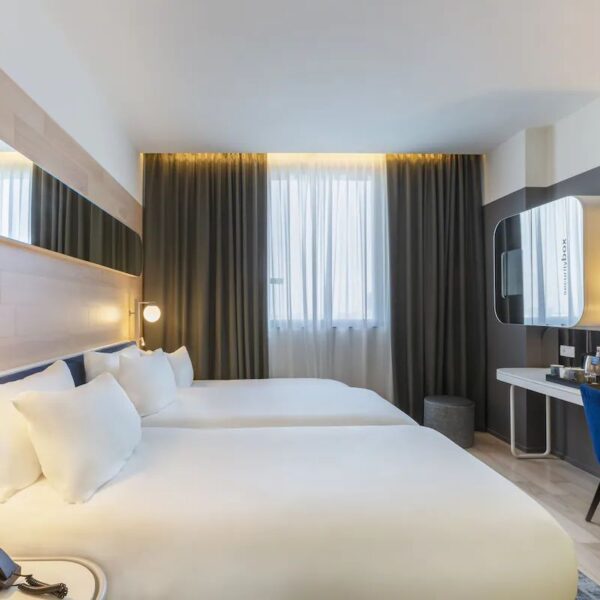 Yeganehtours.com_Voco_Hotel_Milan_03