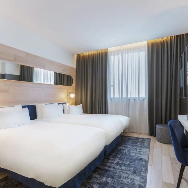 Yeganehtours.com_Voco_Hotel_Milan_05
