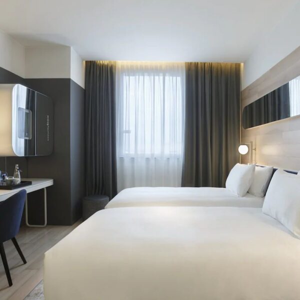 Yeganehtours.com_Voco_Hotel_Milan_08