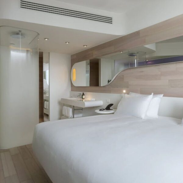 Yeganehtours.com_Voco_Hotel_Milan_09