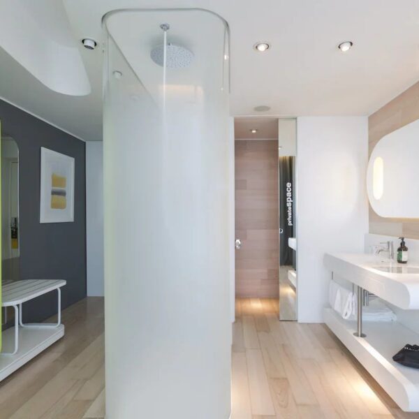 Yeganehtours.com_Voco_Hotel_Milan_15