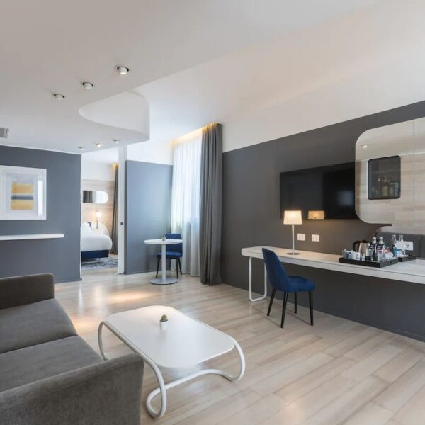 Yeganehtours.com_Voco_Hotel_Milan_18