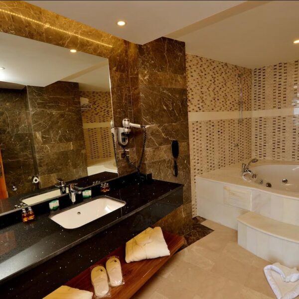 Yeganehtours.com_Green_Nature_Diamond_Marmaris_02