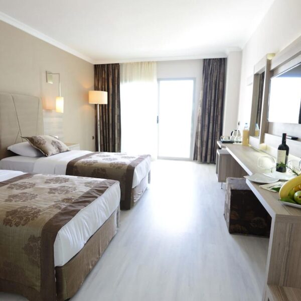 Yeganehtours.com_Green_Nature_Diamond_Marmaris_07