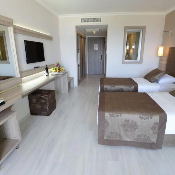 Yeganehtours.com_Green_Nature_Diamond_Marmaris_14