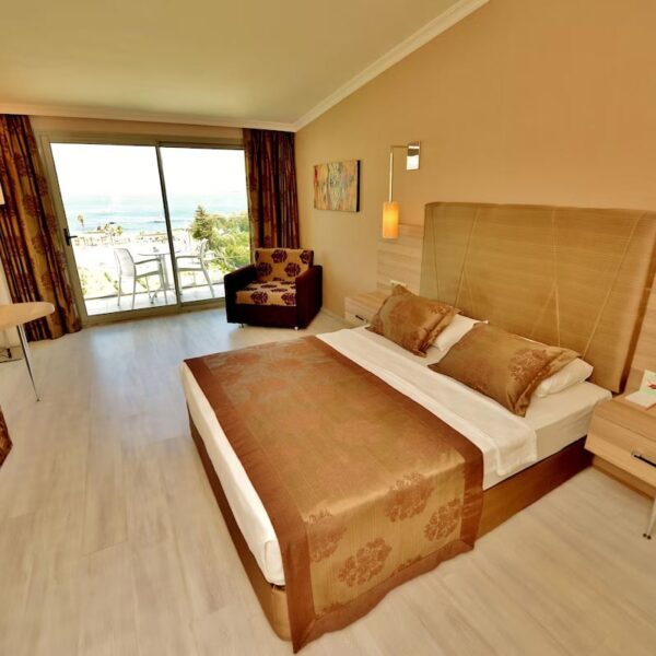 Yeganehtours.com_Green_Nature_Diamond_Marmaris_16