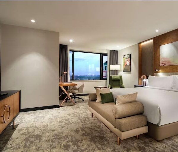 Yeganehtours.com_Hilton_Maslak_Istanbul_Hotel_08