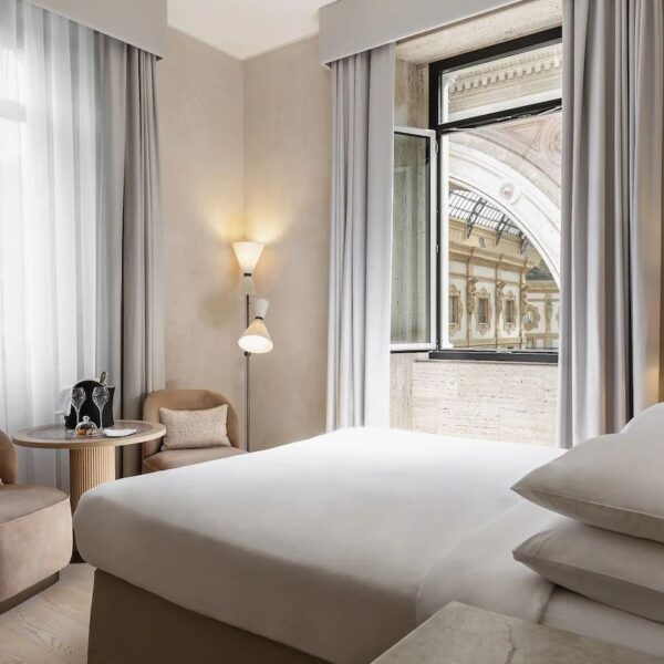Yeganehtours.com_Park_Hyatt_Hotel_Milan_01