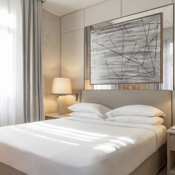 Yeganehtours.com_Park_Hyatt_Hotel_Milan_05