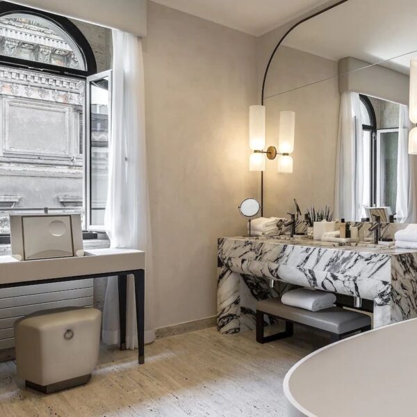 Yeganehtours.com_Park_Hyatt_Hotel_Milan_08