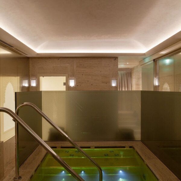 Yeganehtours.com_Park_Hyatt_Hotel_Milan_13
