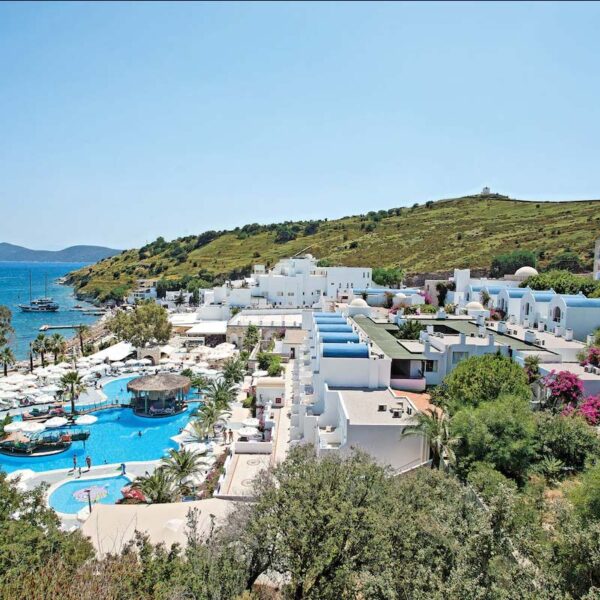 Yeganehtours.com_Salmakis_Resort_Hotel_Bodrum_01