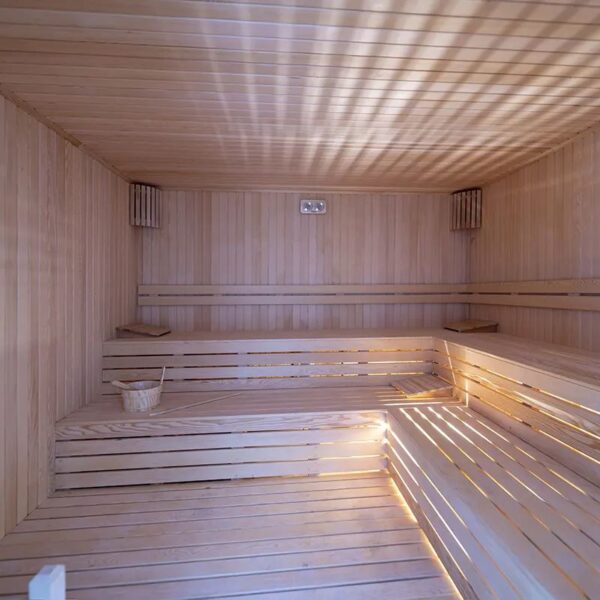 Yeganehtours.com_Royal_Towers_Lara_Antalya_17