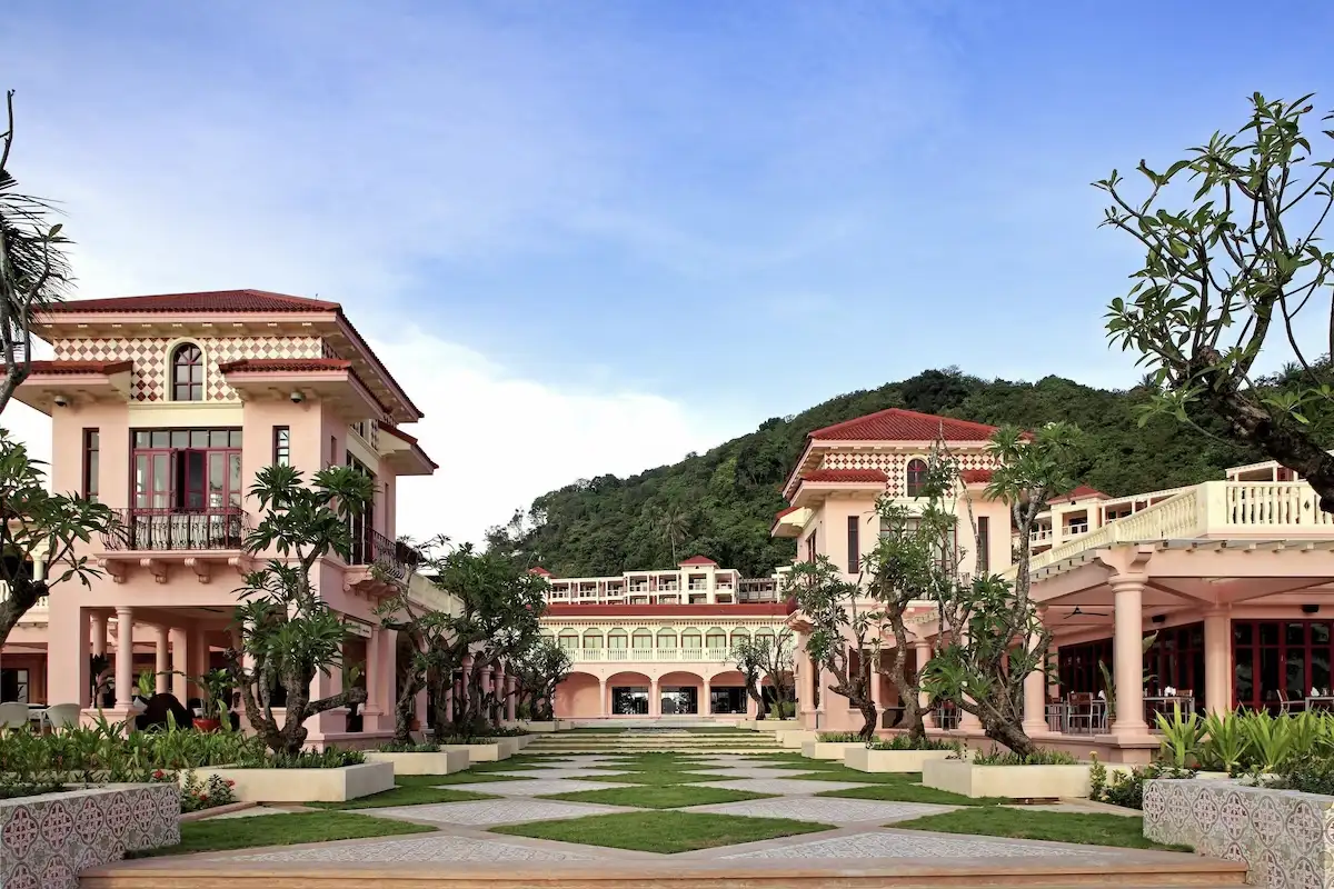 هتل سنتارا گرند بیچ ریزورت پوکت - Centara Grand Beach Resort Hotel Phuket