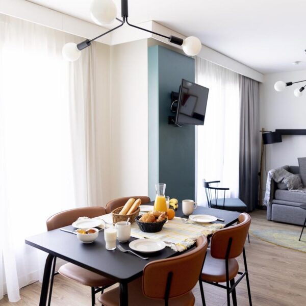 Yeganehtours.com_Aparthotel_Adagio_Annecy_Centre_03