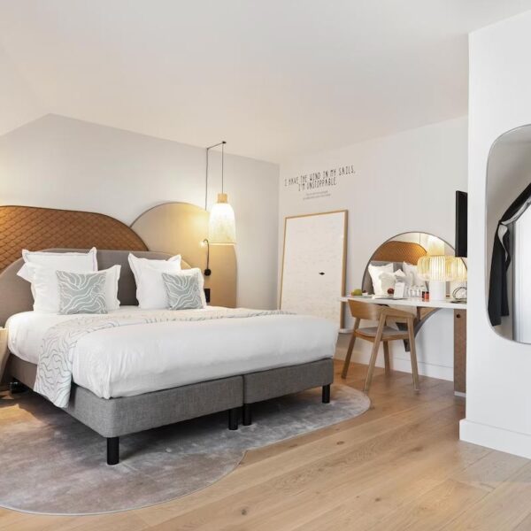 Yeganehtours.com_Black_Bass_Hotel_Annecy_06