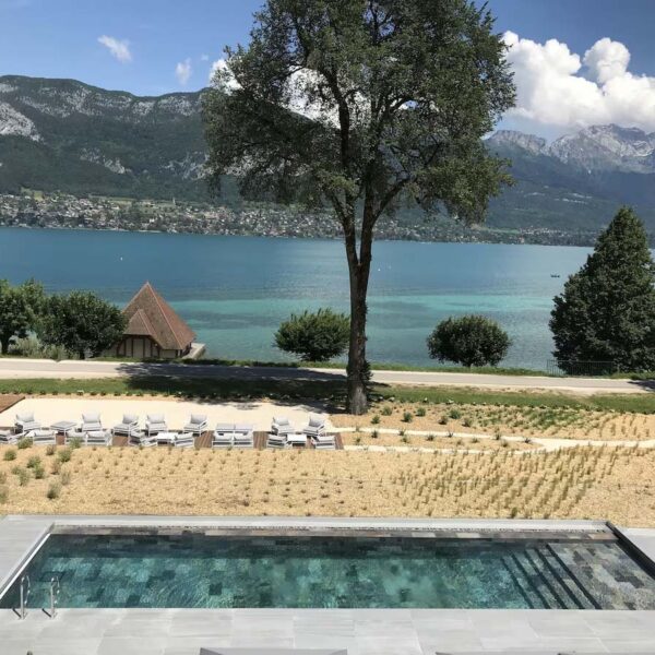 Yeganehtours.com_Black_Bass_Hotel_Annecy_17