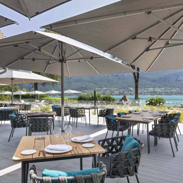 Yeganehtours.com_Black_Bass_Hotel_Annecy_18