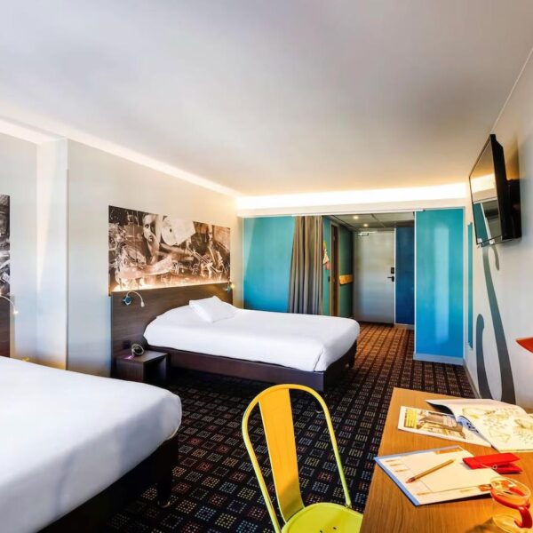 Yeganehtours.com_Greet_Hotel_Lyon_Confluence_08