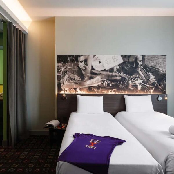 Yeganehtours.com_Greet_Hotel_Lyon_Confluence_09