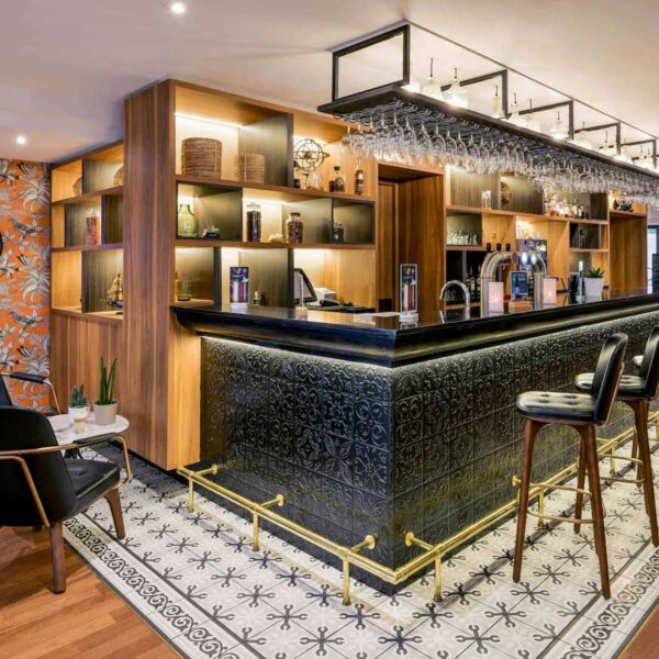 Yeganehtours.com_Mercure_Bordeaux_Chateau_Chartrons_01