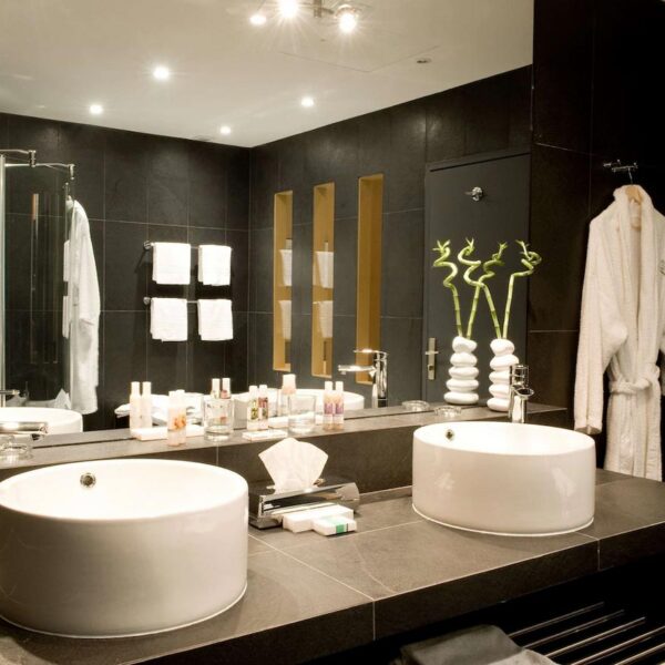 Yeganehtours.com_Mercure_Bordeaux_Chateau_Chartrons_06