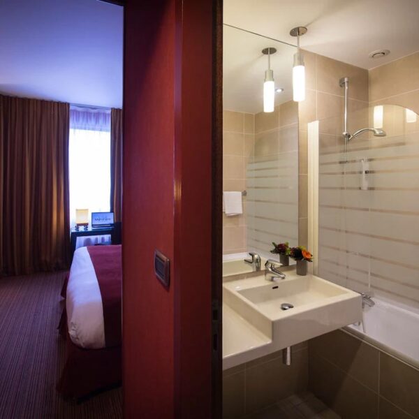 Yeganehtours.com_Mercure_Bordeaux_Chateau_Chartrons_08