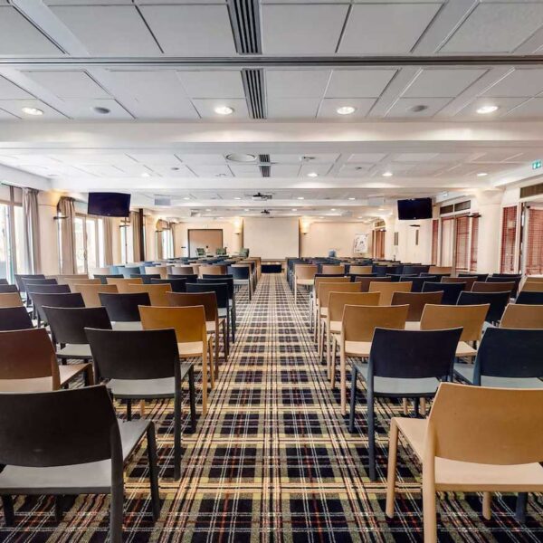 Yeganehtours.com_Mercure_Bordeaux_Chateau_Chartrons_09