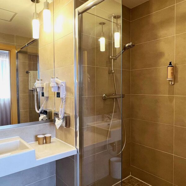 Yeganehtours.com_Mercure_Bordeaux_Chateau_Chartrons_17