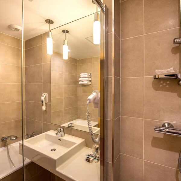 Yeganehtours.com_Mercure_Bordeaux_Chateau_Chartrons_18