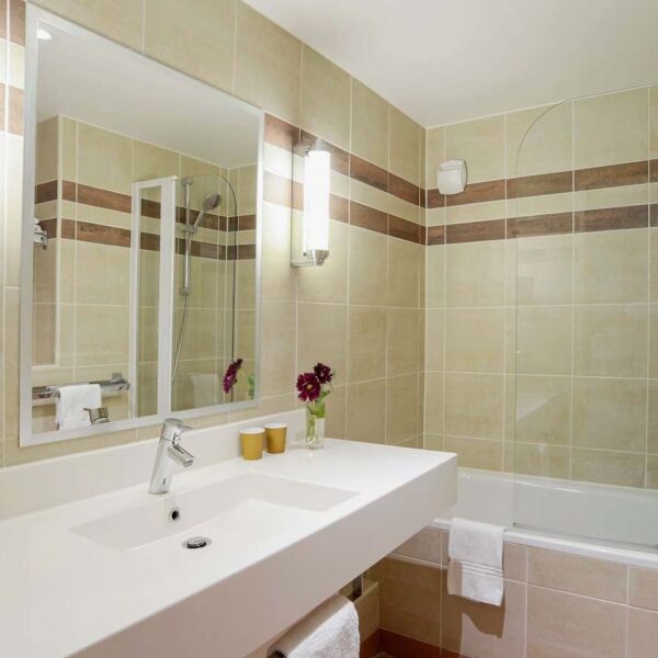 Yeganehtours.com_Mercure_Toulouse_Centre_Wilson_Capitole_Hotel_02