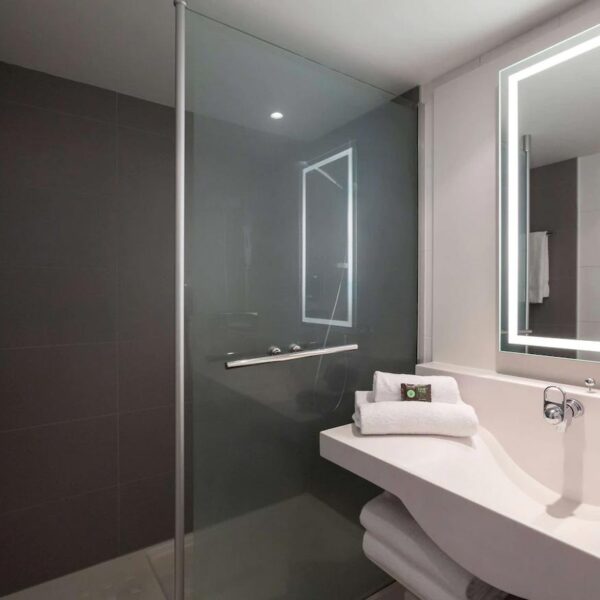 Yeganehtours.com_Novotel_Bordeaux_Centre_Ville_08