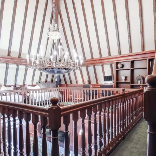 Yeganehtours.com_Palace_de_Menthon_12