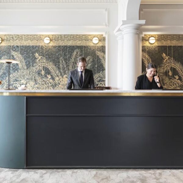 Yeganehtours.com_Palace_de_Menthon_13