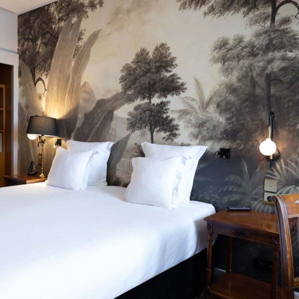 Yeganehtours.com_Palace_de_Menthon_16