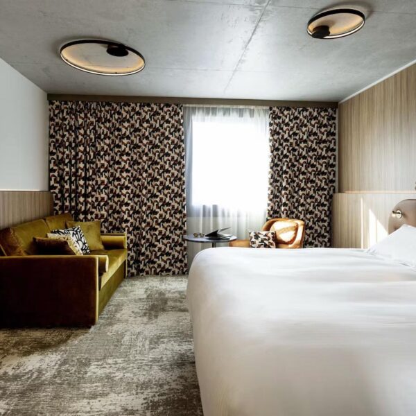 Yeganehtours.com_Pullman_Lyon_05