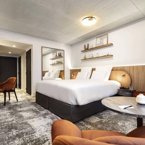 Yeganehtours.com_Pullman_Lyon_14