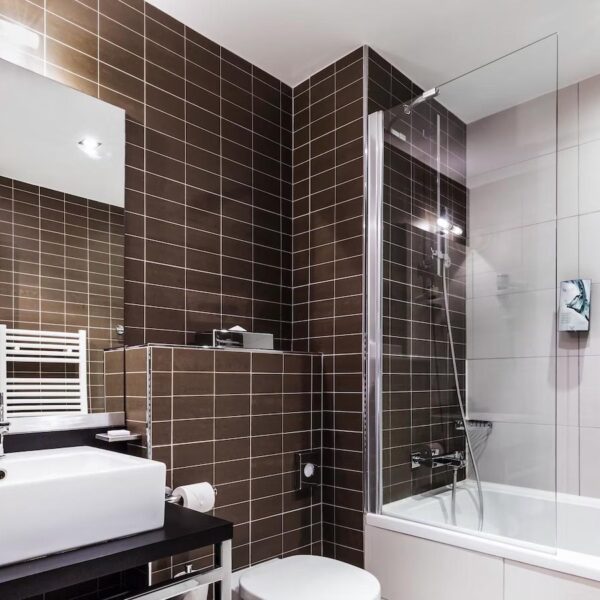 Yeganehtours.com_Aparthotel_Adagio_Marseille_Timone_06