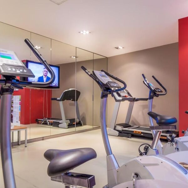 Yeganehtours.com_Aparthotel_Adagio_Marseille_Timone_08