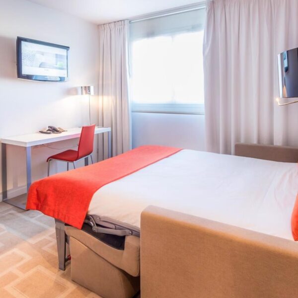Yeganehtours.com_Aparthotel_Adagio_Marseille_Timone_19