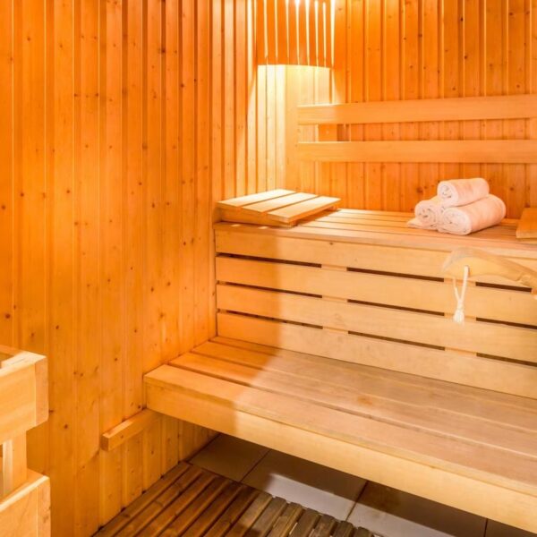 Yeganehtours.com_Aparthotel_Adagio_Marseille_Timone_20