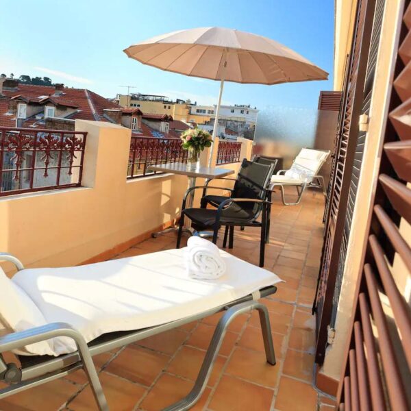 Yeganehtours.com_Best_Western_Plus_Hôtel_Massena_Nice_01