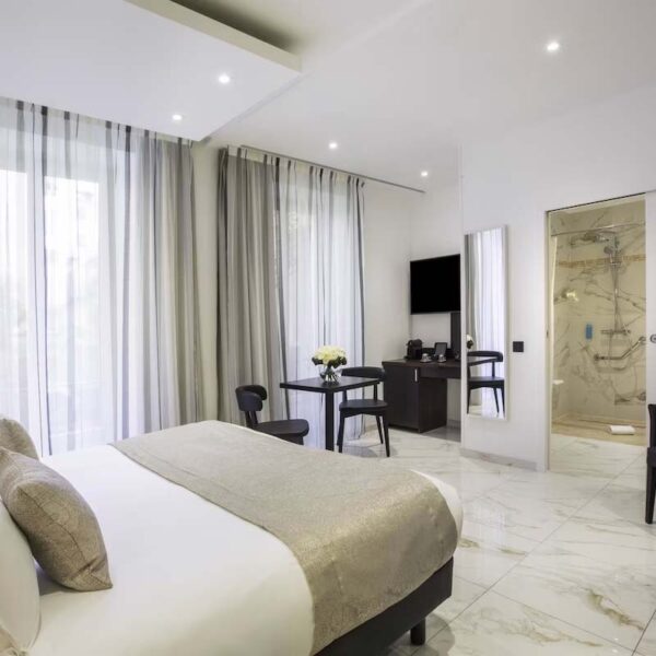 Yeganehtours.com_Best_Western_Plus_Hôtel_Massena_Nice_03