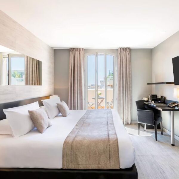 Yeganehtours.com_Best_Western_Plus_Hôtel_Massena_Nice_13