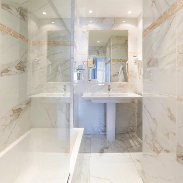 Yeganehtours.com_Best_Western_Plus_Hôtel_Massena_Nice_14